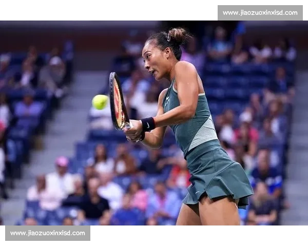 郑钦文憾负阿尼西莫娃止步四强,后勤失误成致命伤!奖金首进前十,柏林站再战萨巴伦卡 郑钦文憾负阿尼西莫娃止步四强,后勤失误成致命伤!奖金首进前十,柏林站再战萨巴伦卡