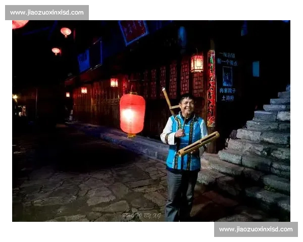 黑夜中的守望者打更人揭开古镇尘封百年的惊悚秘密